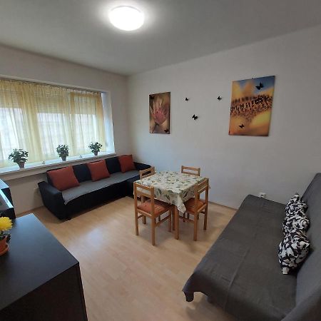 Apartman V Centre Bratislavy Lägenhet Bratislava Exteriör bild